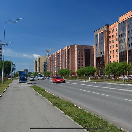 Новостройка Дворец Спорта Бизнес-Класс С Ортопедическим Матрасом И Белым Постельным Petropavl Exterior foto